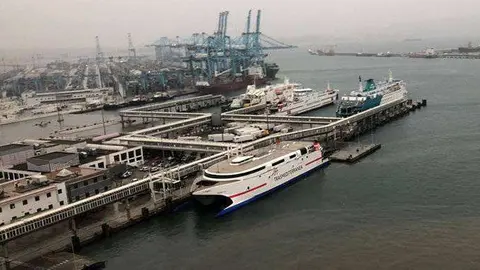 barcos puerto de algeciras
