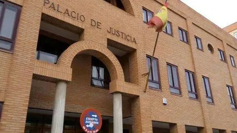 Los juzgados de Aranda de Duero, donde se sigue el proceso tras la denuncia de la madre de la menor.