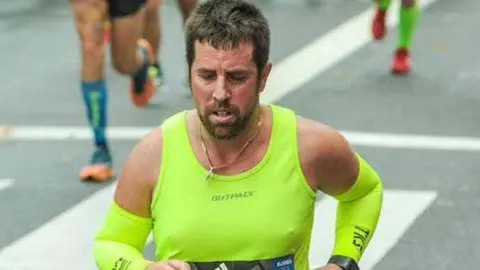 Jos&eacute; Enrique Abu&iacute;n, 'El Chicle', en una marat&oacute;n. | Facebook