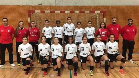 FOTO BALONMANO NI&Ntilde;AS.