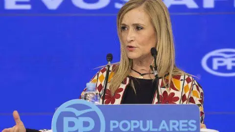 Cristina Cifuentes, durante su intervenci&oacute;n en la entrega de carn&eacute;s. | PP