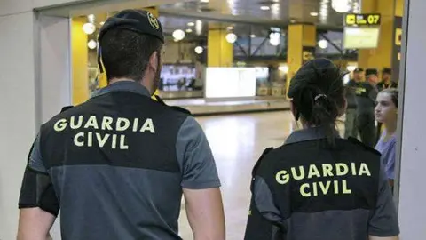 La Guardia Civil en el aeropuerto de El Prat, Barcelona. | Guardia Civil