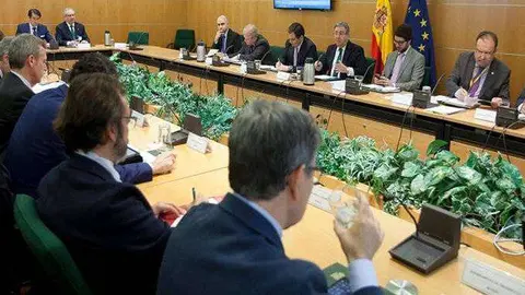 Un momento de la reuni&oacute;n de los consejeros con el ministro (MINISTERIO DEL INTERIOR)