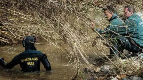 Agentes buscan al cabo desaparecido en Guillena (Sevilla). | Guardia Civil