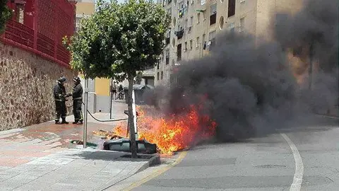 bomberos fuego contenedor miramar alto