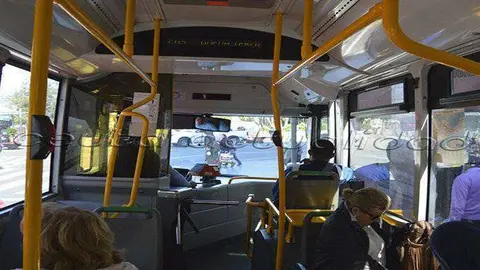 Interior de uno de los autobuses de la flota de Had&uacute; Almadraba (C.A.)