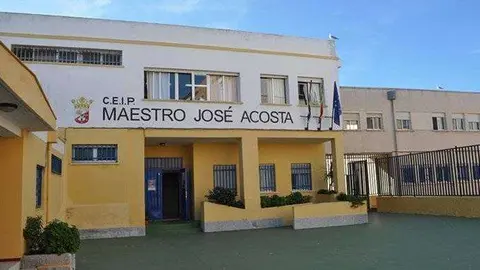 Instalaciones del colegio "Jos&eacute; Acosta" (C.A.)