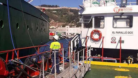 SUMINISTRO-DE-AGUA-A-BARCOS