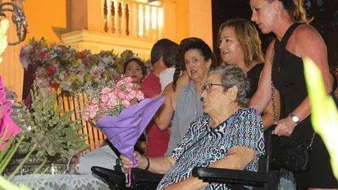 ofrenda virgen de &aacute;fica