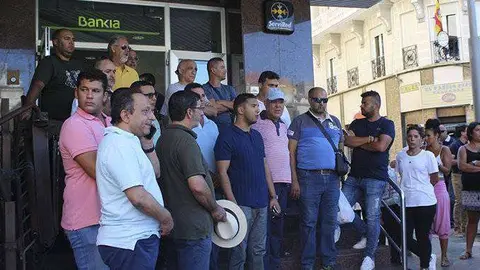 Protesta de empresarios ante la sede de Bankia (C.A.)