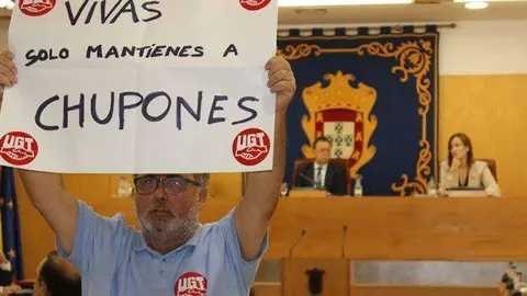 ugt protesta en el pleno