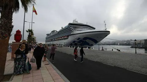 El "Sapphire Princess", atrracado en el Muelle de Levante (C.A.)