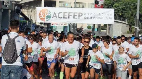 Salida de la pasada edici&oacute;n de la carrera solidaria (C.A./ARCHIVO)