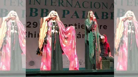 Sara Sae (izquierda) durante una de sus actuaciones en M&eacute;jico (CEDIDA)