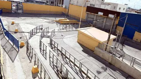 La puerta norte y el acceso del Tarajal II, esta ma&ntilde;ana (C.A.)