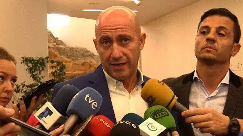 Los dirigentes del SUP Ram&oacute;n Coss&iacute;o (izquierda) y Esteban Rodr&iacute;guez (D.S.)