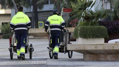 Operarios de Trace, en el Paseo de La Marina (C.A.)