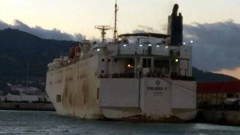 El "Polaris 2", atracado en el puerto de Ceuta (C.A.)
