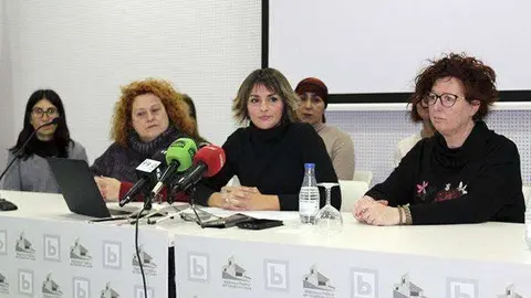 Las integrantes de la coordinadora de la Plataforma, durante la rueda de prensa ofrecida hoy (C.A.)