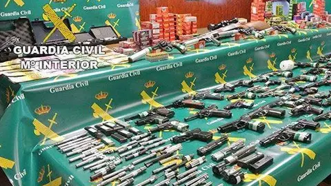 Armas incautadas en el transcurso de la operaci&oacute;n (GUARDIA CIVIL)
