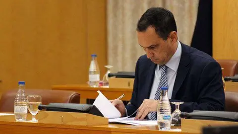 El socialista Hern&aacute;ndez, durante la sesi&oacute;n de control al Gobierno celebrada hoy (C.A.)