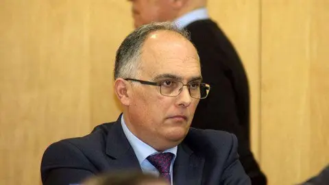 El consejero de Econom&iacute;a y Hacienda en funciones, Alberto Gait&aacute;n, durante un pleno (C.A.)
