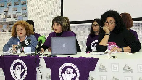 Las dirigentes de la Plataforma Feminista han comparecido hoy en rueda de prensa (C.A.)