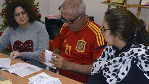 Mesa electoral en un colegio ceut&iacute; (C.A./CEDIDA)