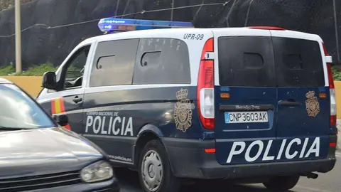 policia-nacional-furg&oacute;n