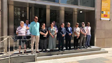 minuto-de-silencio-en-ayuntamiento