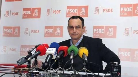 El secretario general del PSOE, Manuel Hern&aacute;ndez, en una rueda de prensa (C.A./ARCHIVO)