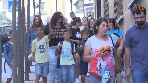 MUSICA infantil silvido sin COPYRIGHTChildren Whistling.00_03_00_09.Imagen fija001