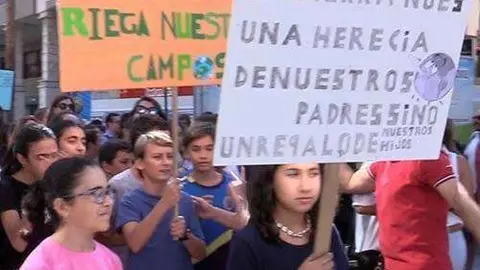 Los escolares, durante la concentraci&oacute;n (C.A.)