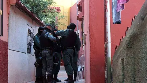 Redada de la Guardia Civil en Pasaje del Recreo Alto (C.A.)