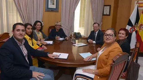 Un momento de la reuni&oacute;n de las directivas de BPW con el presidente Vivas (CEDIDA)