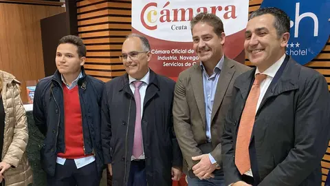 FOTO LARGUI