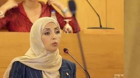 La presidenta de MDyC, F&aacute;tima Hamed, durante la celebraci&oacute;n de una sesi&oacute;n plenaria de la Asamblea (C.A./ARCHIVO)