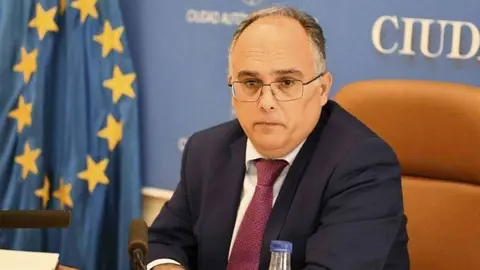 Alberto Gait&aacute;n, hoy durante su comparecencia ante los periodistas (C.A.)