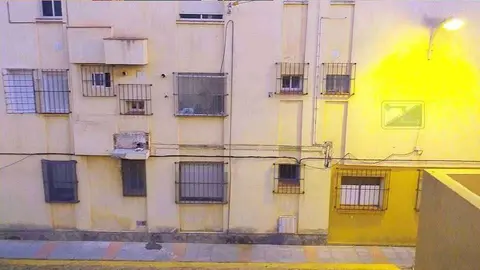 Fachada de uno de los edificios de viviendas de Pr&iacute;ncipe Felipe (CEDIDA)