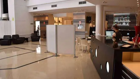 Interior del Hotel Puerta de &Aacute;frica (C.A./ARCHIVO)