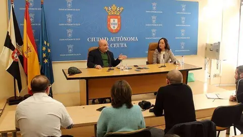 Rodr&iacute;guez y V&aacute;zquez, durante su comparecencia de esta tarde ante los periodistas (C.A.)