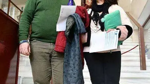 Los diputados Rodriguez y V&aacute;zquez, tras formalizar el tr&aacute;mite de su salida del grupo parlamentario de Vox (C.A.)