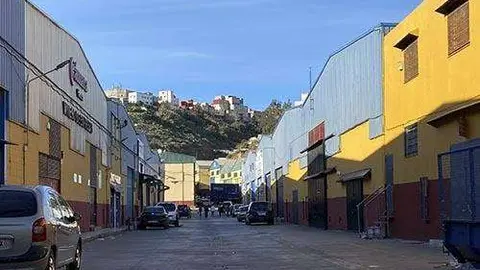 Naves del pol&iacute;gono comercial de El Tarajal (C.A./ARCHIVO)