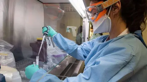 pruebas-coronavirus-laboratorio-del-hospital-clinic-barcelona-1583403152407