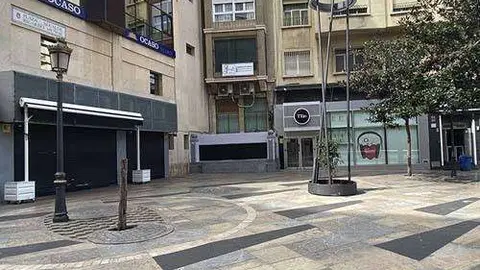 Locales de ocio en la Plaza Ricardo Mu&ntilde;oz cerrados estado de alarma (C.A.)