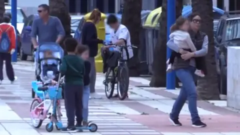 ni&ntilde;os
