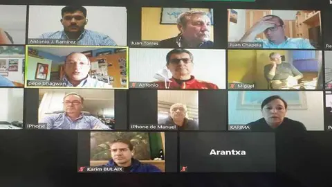 Directivos de la CECE y representantes de los sectores empresariales de la ciudad, durante la videoconferencia celebrada ayer (CEDIDA)