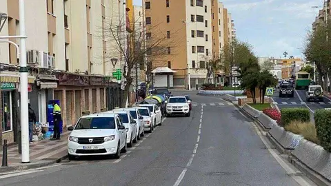 Parada de taxis en pleno confinamiento (J.CHELLARAM)