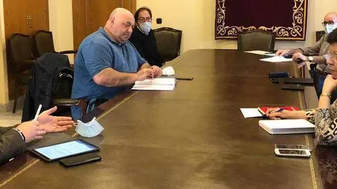 Un momento de la reuni&oacute;n celebrada esta tarde (CEDIDA)