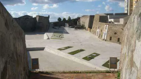 plaza-2